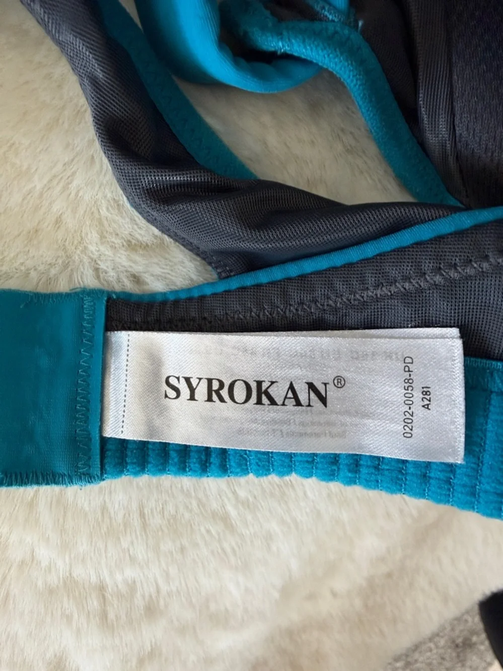 Bundle of 7 - 36C sports bras - Picture 3 of 4